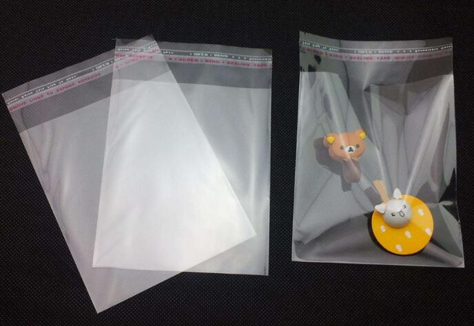 an tiús is déine ar an mála plaisteach OPP